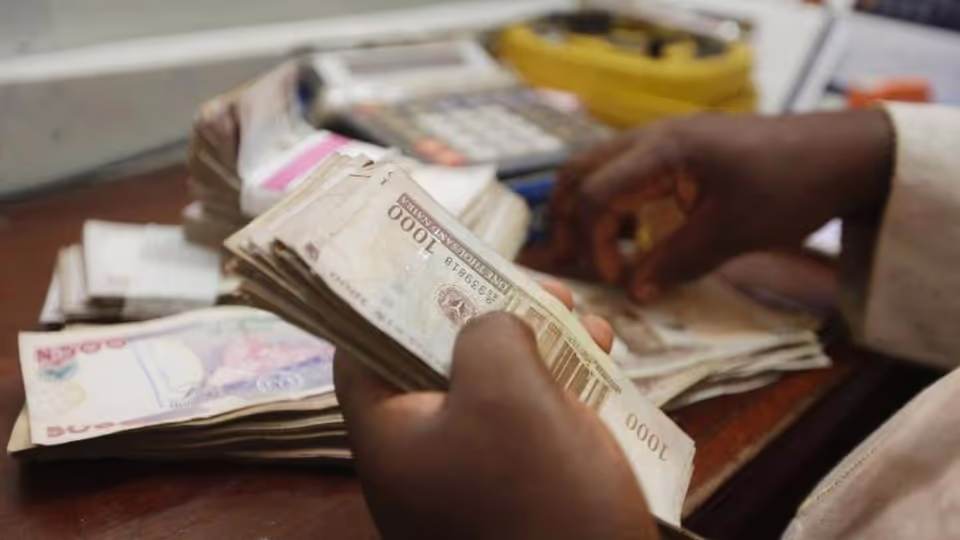 Nigeria’s apex bank extends cash deposit fee suspension